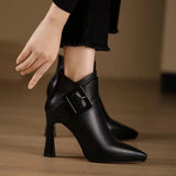 Bottines Signature à Talon et Boucle Oversize