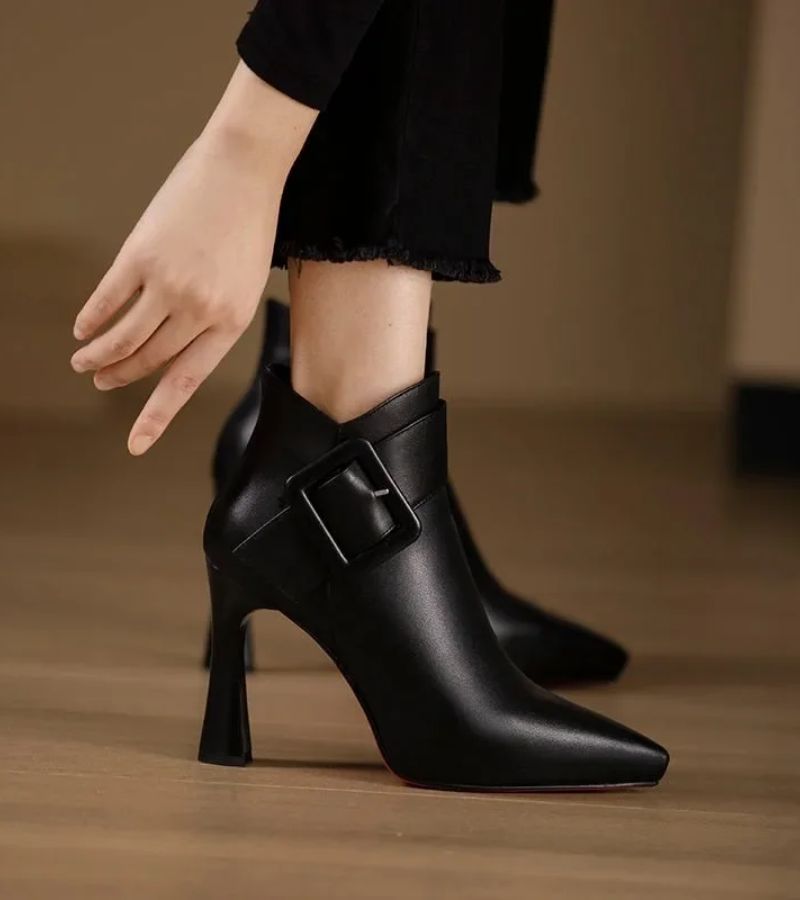 Bottines Signature à Talon et Boucle Oversize